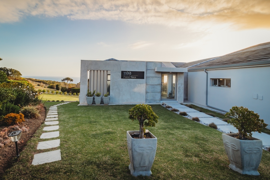 4 Bedroom Property for Sale in Herolds Bay Western Cape